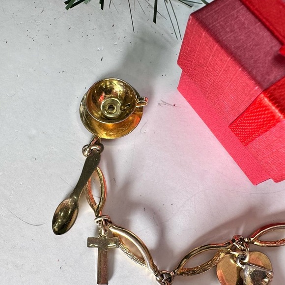 Vintage Sarah Coventry Goldtone Charm Bracelet 7.5" - Picture 11 of 13